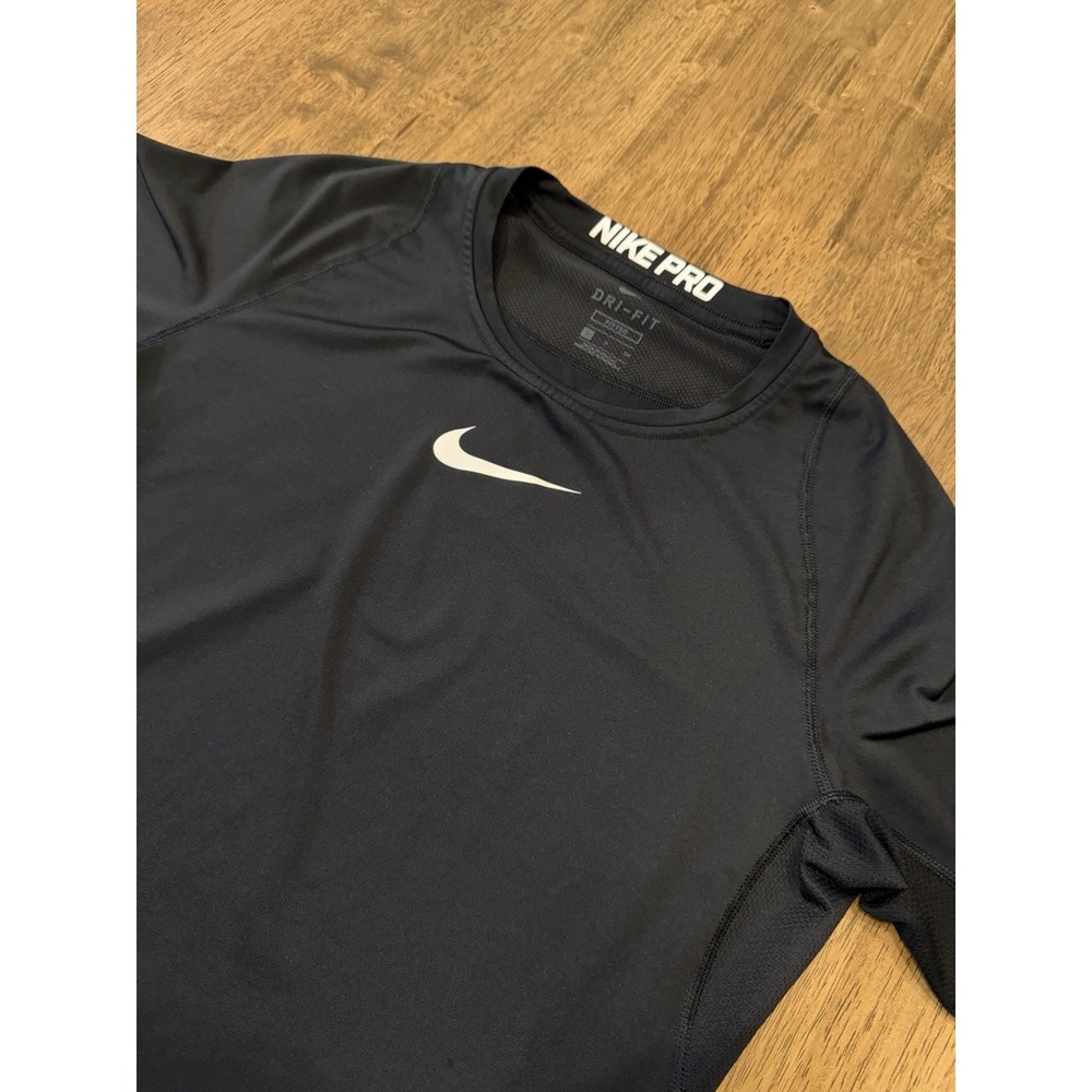 Nike Pro Dri-FIT Shirt Mens Small Black Slim Fit Short Sleeve Training Athletic